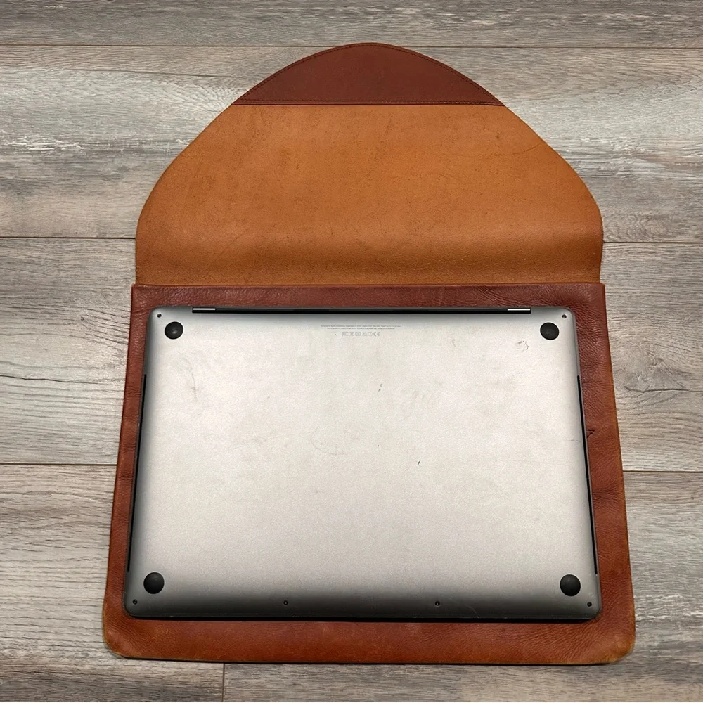 Levi's Leather Laptop Computer Case Rectangular Shaped Brown 15.6 x 12 Inch - Picture 13 of 15